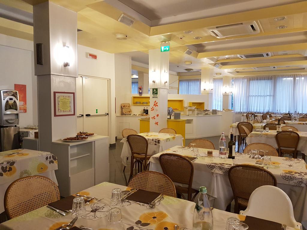 Hotel Desire' Riccione Kültér fotó
