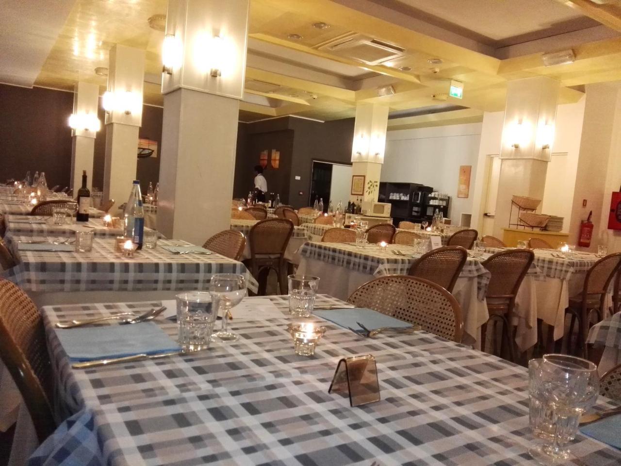 Hotel Desire' Riccione Kültér fotó